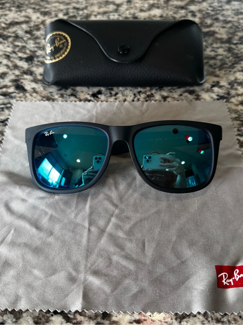 Barely Used Justin Ray Bans with Black Case!